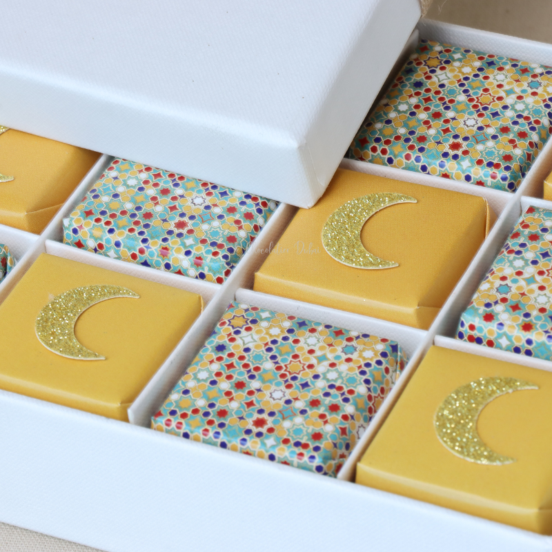 RAMADAN EID DESIGNED CHOCOLATE 12-PIECE HARD BOX