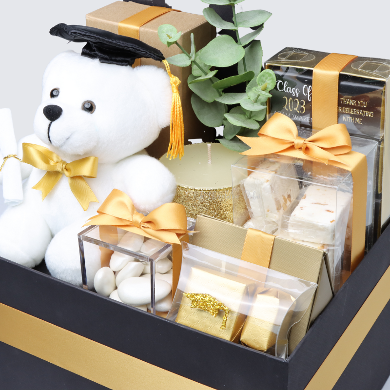 GRADUATION CHOCOLATE & SWEETS EXTRA LARGE HAMPER