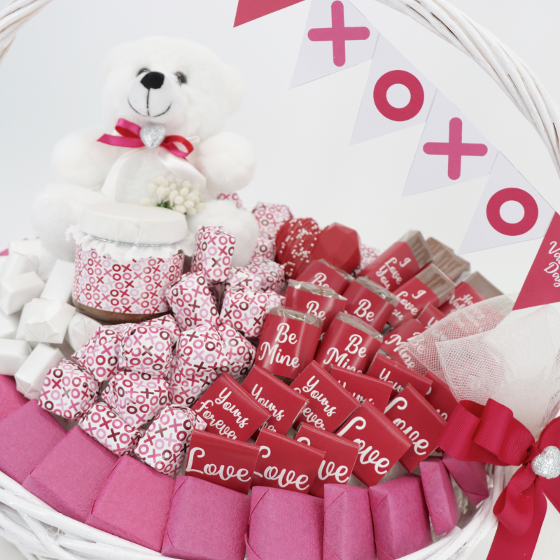 XOXO VALENTINE'S DESIGNED CHOCOLATE LARGE BASKET