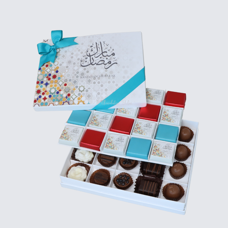 RAMADAN MUBARAK 2-LAYER CHOCOLATE 20-PIECE HARD BOX