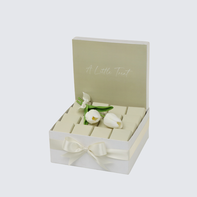 "A LITTLE TREAT" MINIMALIST DESIGNED CHOCOLATE MEDIUM HAMPER