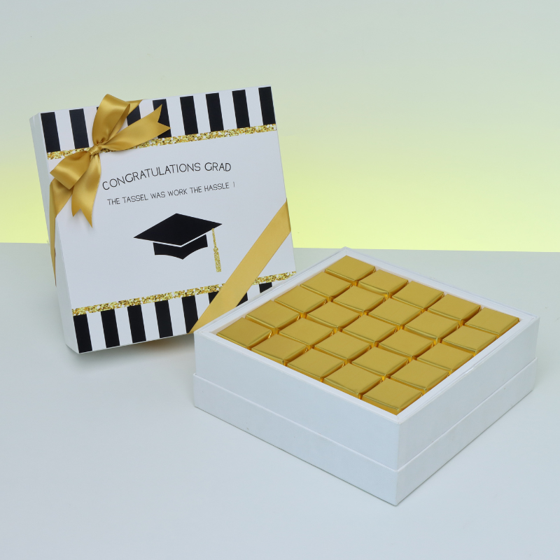 GRADUATION DESIGNED 25-PIECE CHOCOLATE HARD BOX WITH DESIGNED TOP CARD