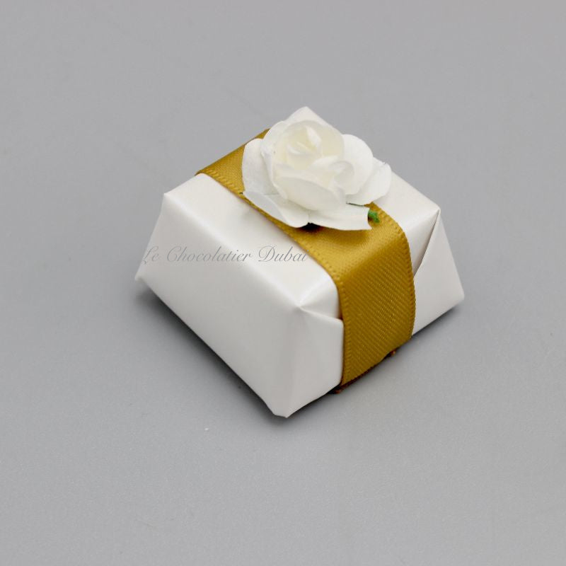 WEDDING DESIGNED FLOWER  DECORATED CHOCOLATE