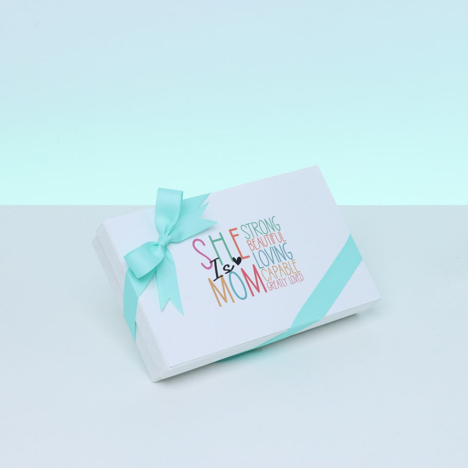 "SHE IS MOM" DESIGNED 15-PIECE CHOCOLATE HARD BOX