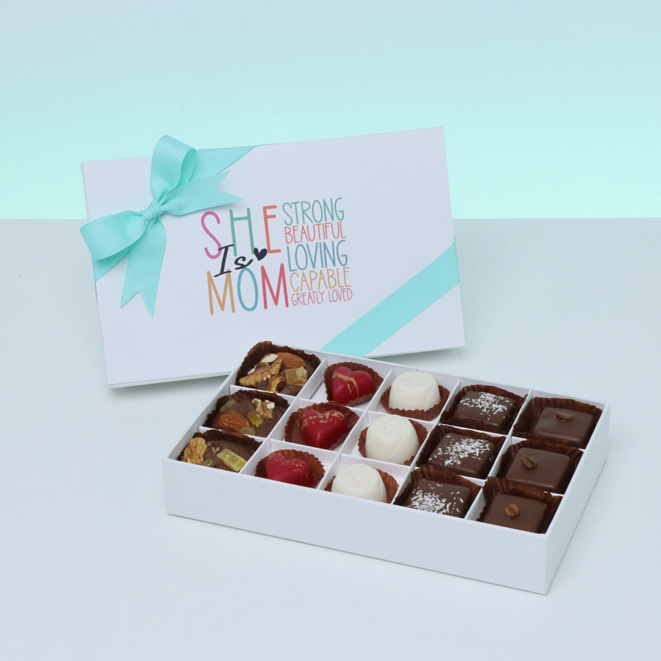 "SHE IS MOM" DESIGNED 15-PIECE CHOCOLATE HARD BOX