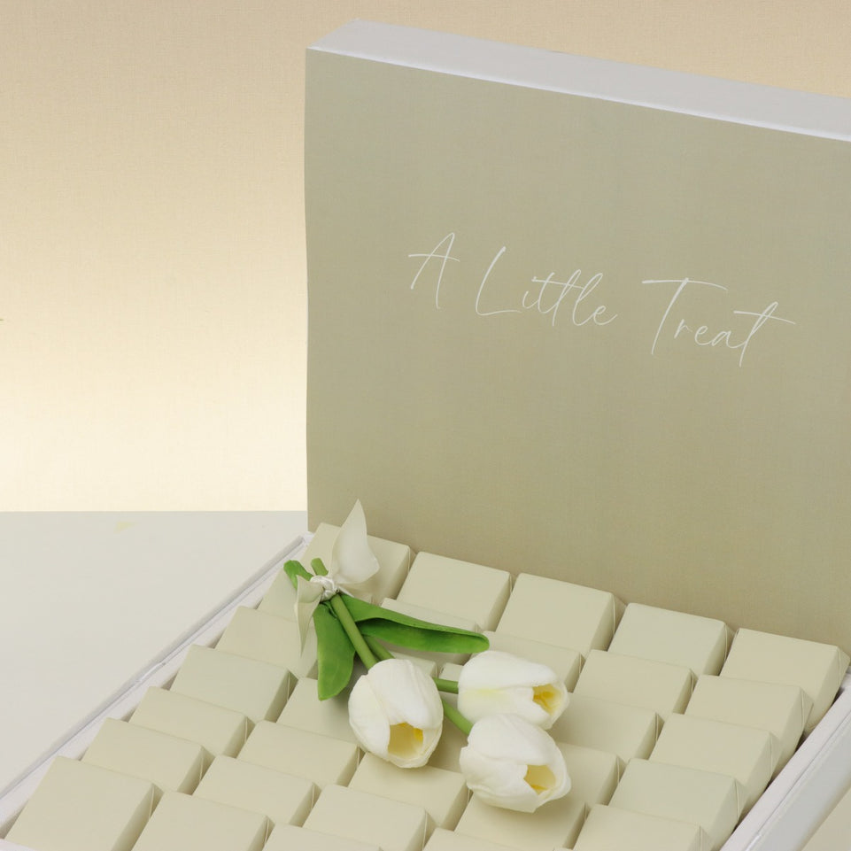 "A LITTLE TREAT" MINIMALIST DESIGNED CHOCOLATE LARGE HAMPER