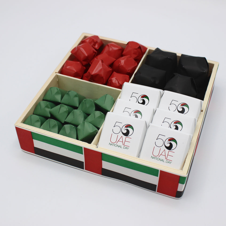 NATIONAL DAY DESIGNED CHOCOLATE SECTIONED WOOD TRAY